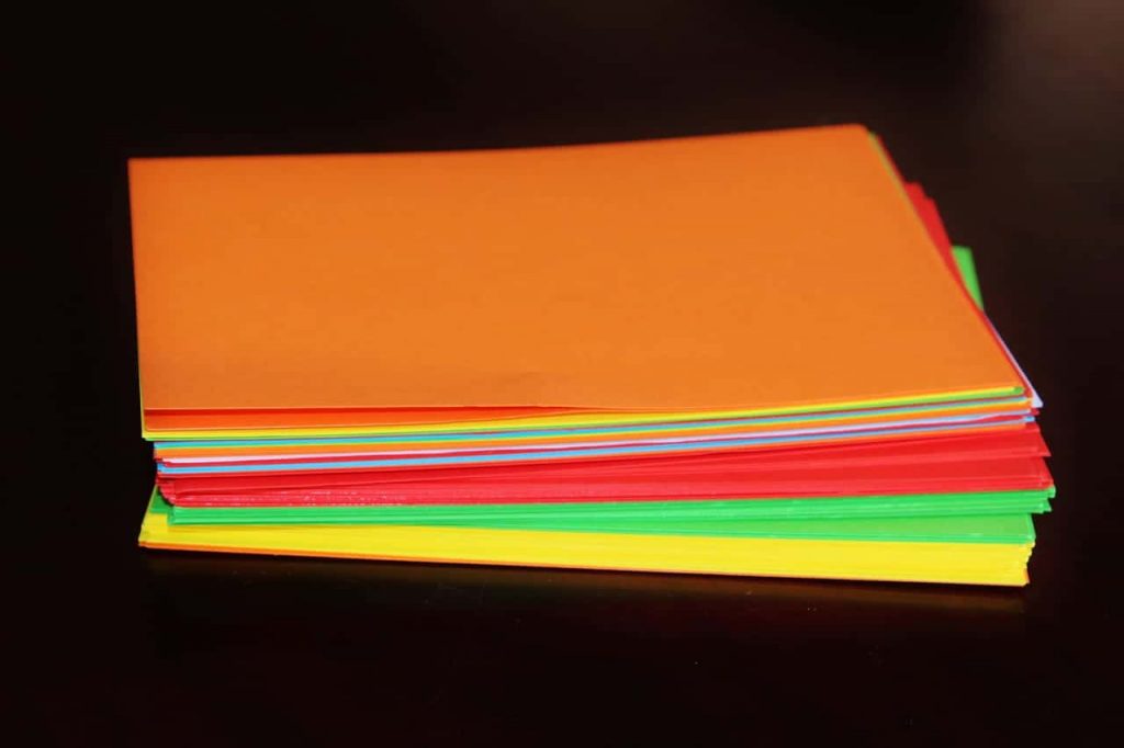 Cartulinas de varios colores para manualidades